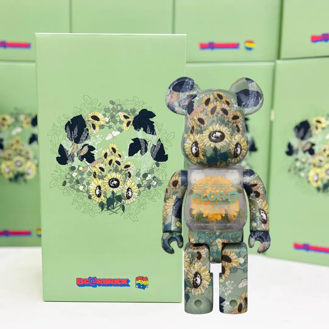 Figura de edición limitada 400% Be@rbrick Flor@ Sunflower, patrón detallado de girasoles y colores vivos.